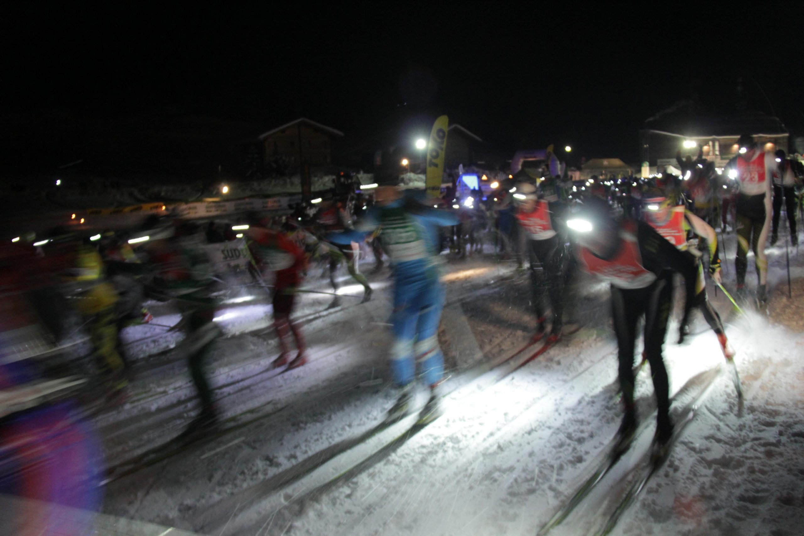La partenza della Moonlight Classic dell'Alpe di Siusi.