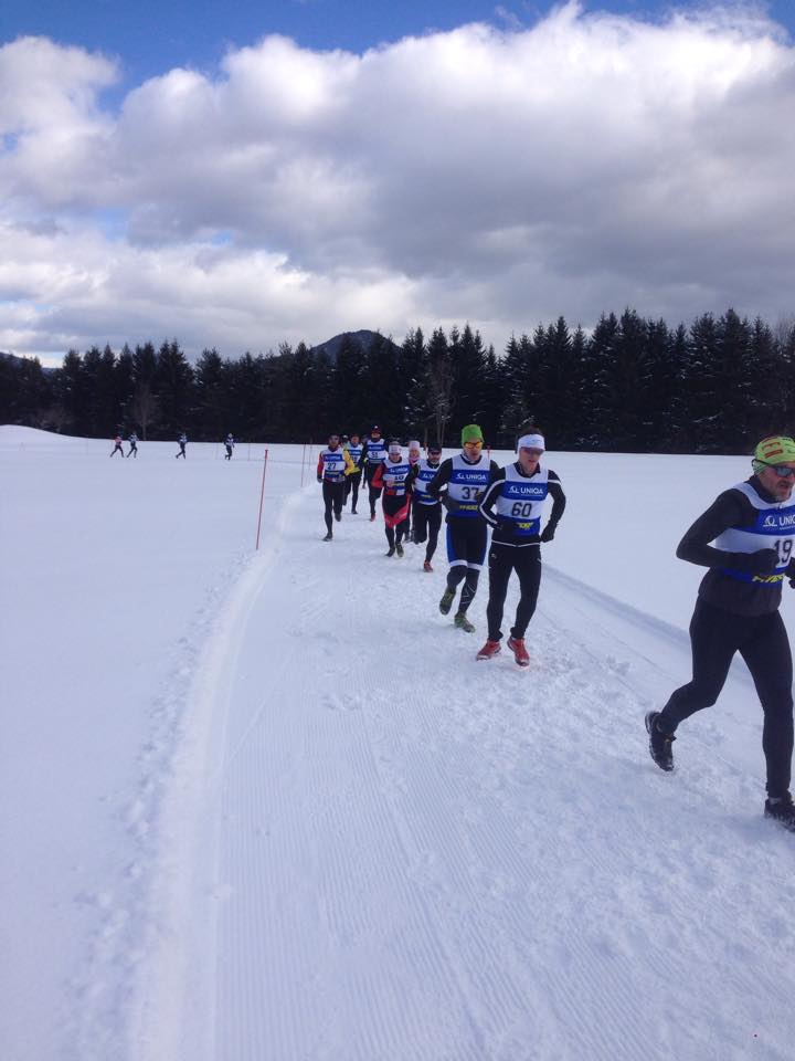 Atleti impegnati nella frazione di corsa del Winter Triathlon Tarvisio.